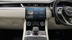 2021 (21) JAGUAR F-PACE 2.0 D200 R-Dynamic SE 5dr Auto AWD 5061822
