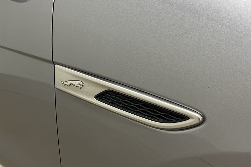 2021 (21) JAGUAR F-PACE 2.0 D200 R-Dynamic SE 5dr Auto AWD 5061855