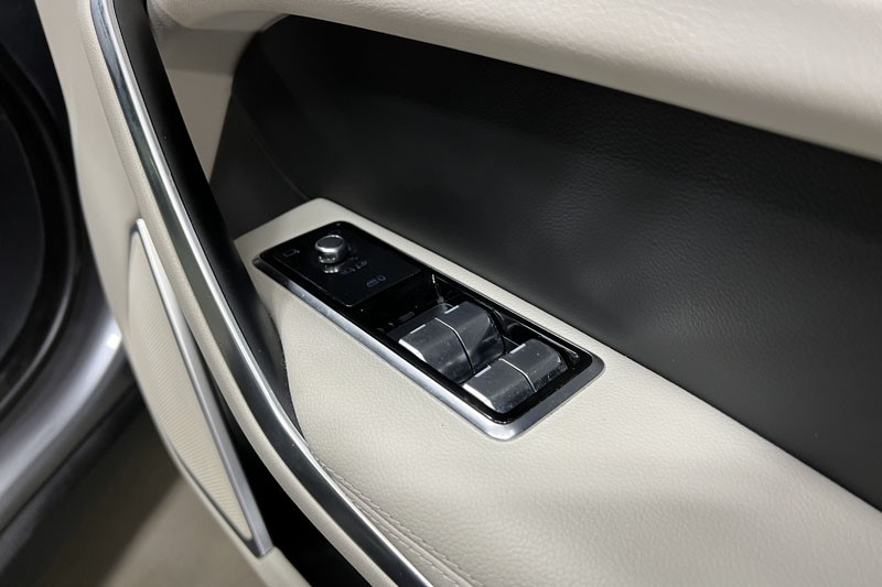 2021 (21) JAGUAR F-PACE 2.0 D200 R-Dynamic SE 5dr Auto AWD 5061827