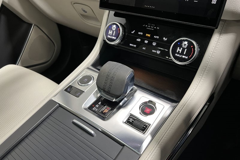 2021 (21) JAGUAR F-PACE 2.0 D200 R-Dynamic SE 5dr Auto AWD 5061835