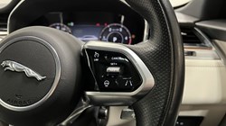 2021 (21) JAGUAR F-PACE 2.0 D200 R-Dynamic SE 5dr Auto AWD 5061833
