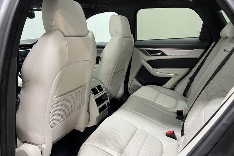 2021 (21) JAGUAR F-PACE 2.0 D200 R-Dynamic SE 5dr Auto AWD 5061846