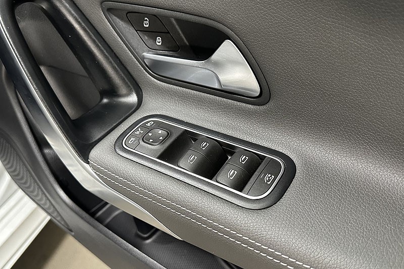 2022 (22) MERCEDES-BENZ CLA 220d AMG Line 5dr Tip Auto 5005725