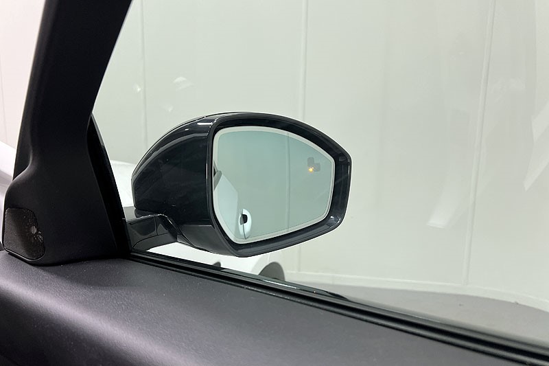 2024 (24) JAGUAR E-PACE 1.5 P300e R-Dynamic SE Black 5dr Auto 5016050