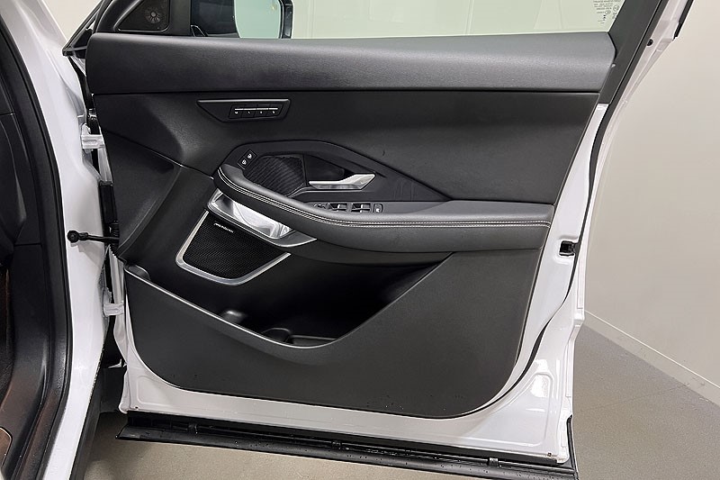 2024 (24) JAGUAR E-PACE 1.5 P300e R-Dynamic SE Black 5dr Auto 5016046