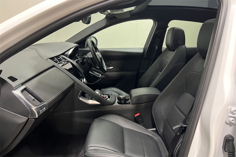 2024 (24) JAGUAR E-PACE 1.5 P300e R-Dynamic SE Black 5dr Auto 5016036