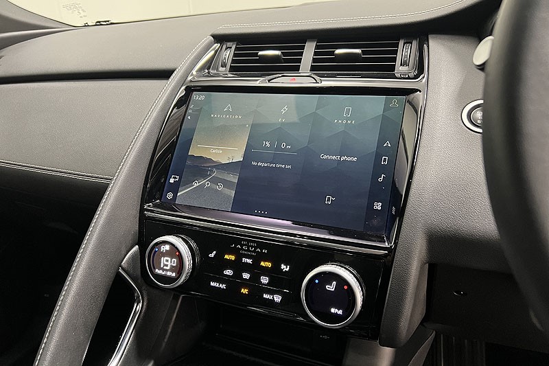 2024 (24) JAGUAR E-PACE 1.5 P300e R-Dynamic SE Black 5dr Auto 5016059