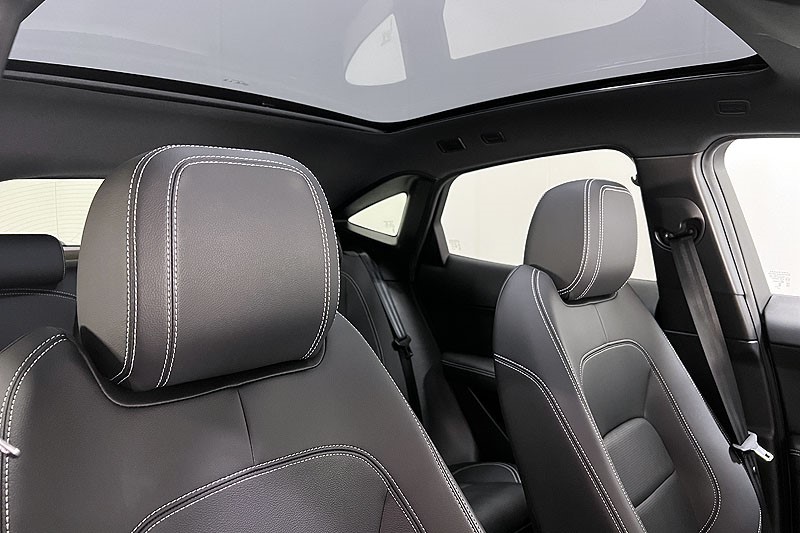 2024 (24) JAGUAR E-PACE 1.5 P300e R-Dynamic SE Black 5dr Auto 5016053