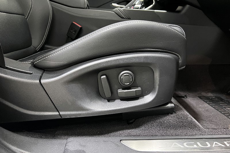 2024 (24) JAGUAR E-PACE 1.5 P300e R-Dynamic SE Black 5dr Auto 5016051