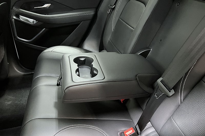 2024 (24) JAGUAR E-PACE 1.5 P300e R-Dynamic SE Black 5dr Auto 5016074