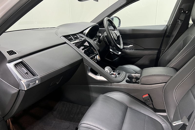 2024 (24) JAGUAR E-PACE 1.5 P300e R-Dynamic SE Black 5dr Auto 5016068