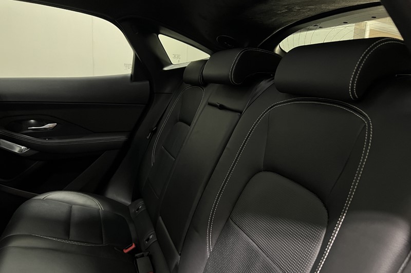 2021 (71) JAGUAR E-PACE 2.0 P200 R-Dynamic Black 5dr Auto 5001583
