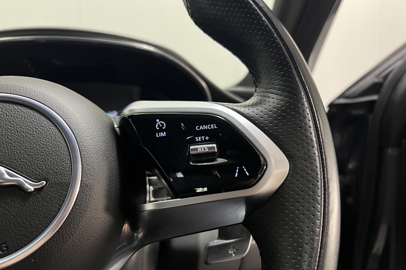 2021 (71) JAGUAR E-PACE 2.0 P200 R-Dynamic Black 5dr Auto 5001565