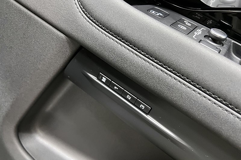 2020 (20) LAND ROVER RANGE ROVER EVOQUE 2.0 P200 SE 5dr Auto 5036544