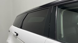 2020 (20) LAND ROVER RANGE ROVER EVOQUE 2.0 P200 SE 5dr Auto 5036571