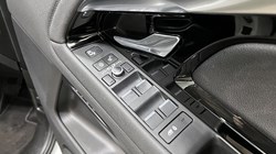 2020 (20) LAND ROVER RANGE ROVER EVOQUE 2.0 P200 SE 5dr Auto 5036543