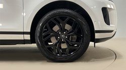 2020 (20) LAND ROVER RANGE ROVER EVOQUE 2.0 P200 SE 5dr Auto 5036537