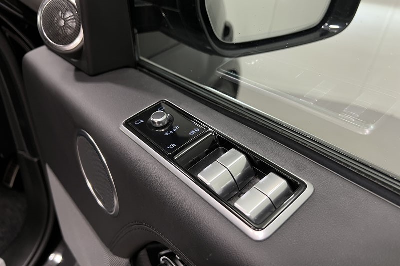 2021 (71) LAND ROVER RANGE ROVER 3.0 D300 Westminster Black 4dr Auto 5050718