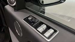 2021 (71) LAND ROVER RANGE ROVER 3.0 D300 Westminster Black 4dr Auto 5050718