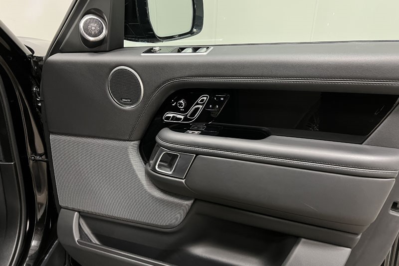 2021 (71) LAND ROVER RANGE ROVER 3.0 D300 Westminster Black 4dr Auto 5050715