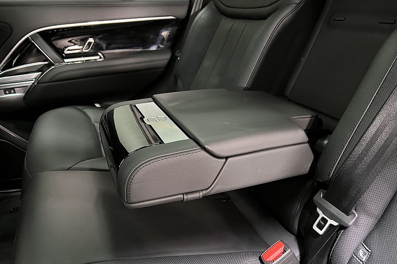 2023 (23) LAND ROVER RANGE ROVER 3.0 D300 SE 4dr Auto 5036346