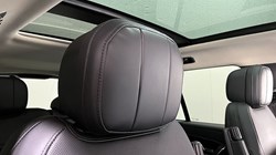 2023 (23) LAND ROVER RANGE ROVER 3.0 D300 SE 4dr Auto 5036324