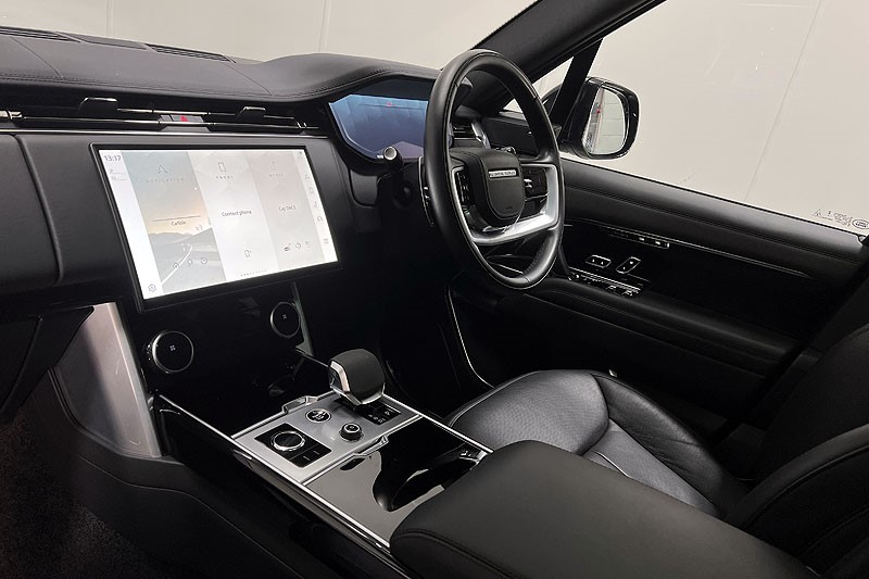 2023 (23) LAND ROVER RANGE ROVER 3.0 D300 SE 4dr Auto 5036343