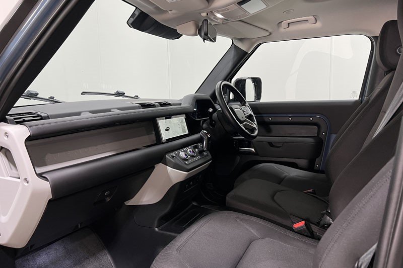 2024 (24) LAND ROVER COMMERCIAL DEFENDER 3.0 D250 Hard Top Auto [3 Seat] 5036613