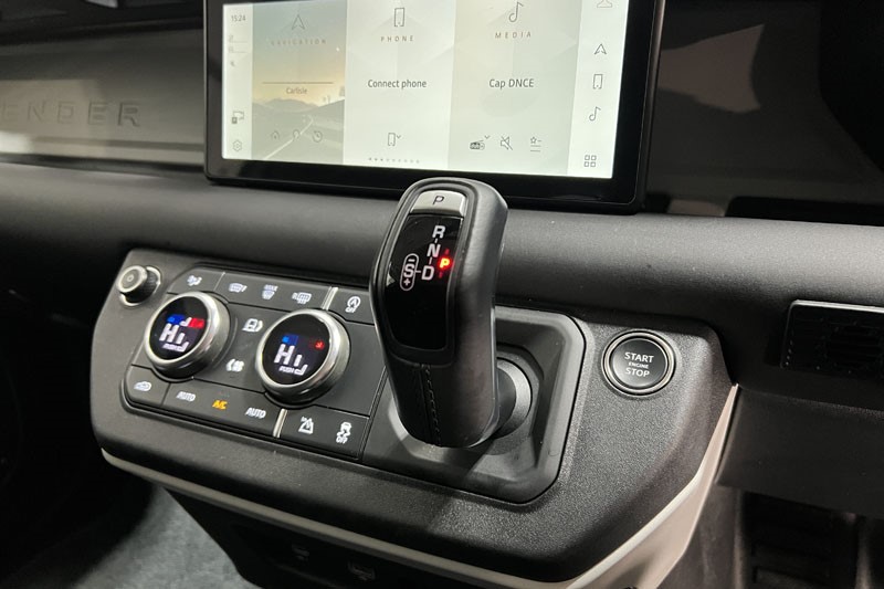 2024 (24) LAND ROVER COMMERCIAL DEFENDER 3.0 D250 Hard Top Auto [3 Seat] 5036602