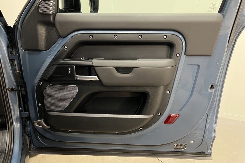 2024 (24) LAND ROVER COMMERCIAL DEFENDER 3.0 D250 Hard Top Auto [3 Seat] 5036590