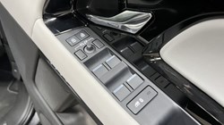2024 (24) LAND ROVER RANGE ROVER EVOQUE 2.0 D200 Dynamic SE 5dr Auto 5058369