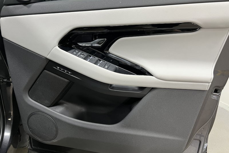 2024 (24) LAND ROVER RANGE ROVER EVOQUE 2.0 D200 Dynamic SE 5dr Auto 5058368