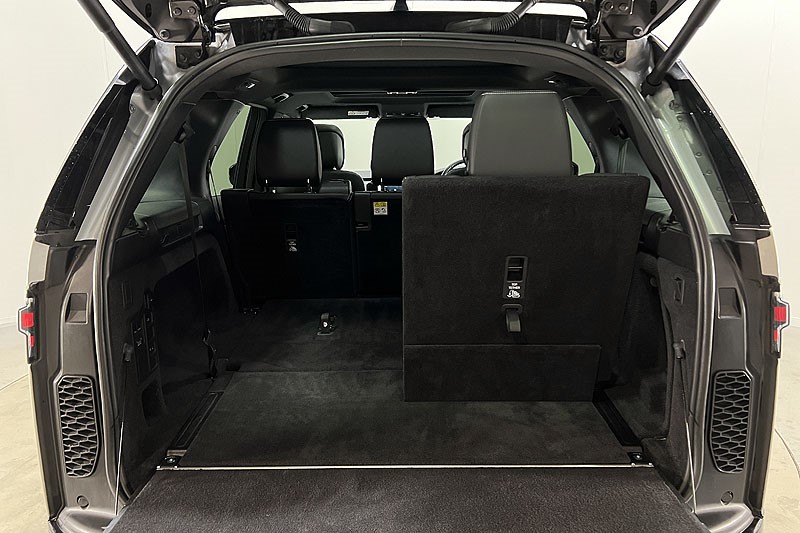 2022 (22) LAND ROVER DISCOVERY 3.0 D300 R-Dynamic SE 5dr Auto 5027637