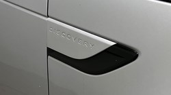 2022 (22) LAND ROVER DISCOVERY 3.0 D300 R-Dynamic SE 5dr Auto 5027648