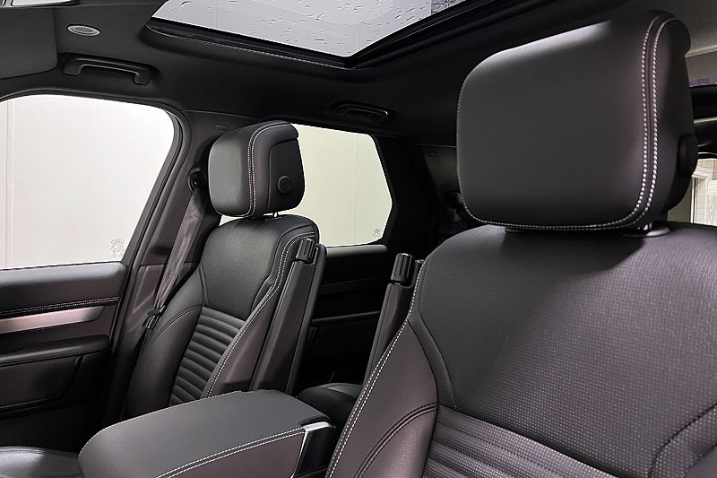 2022 (22) LAND ROVER DISCOVERY 3.0 D300 R-Dynamic SE 5dr Auto 5027630