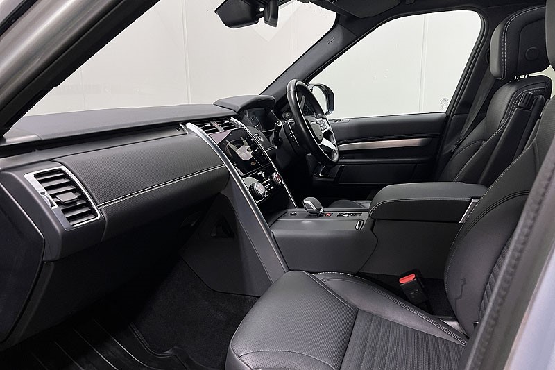 2022 (22) LAND ROVER DISCOVERY 3.0 D300 R-Dynamic SE 5dr Auto 5027628