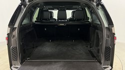 2022 (22) LAND ROVER DISCOVERY 3.0 D300 R-Dynamic SE 5dr Auto 5027635