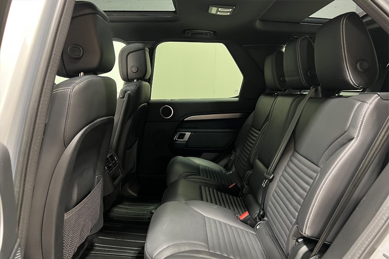 2022 (22) LAND ROVER DISCOVERY 3.0 D300 R-Dynamic SE 5dr Auto 5027595