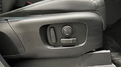 2022 (22) LAND ROVER DISCOVERY 3.0 D300 R-Dynamic SE 5dr Auto 5027609