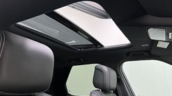 2022 (22) LAND ROVER DISCOVERY 3.0 D300 R-Dynamic SE 5dr Auto 5027613