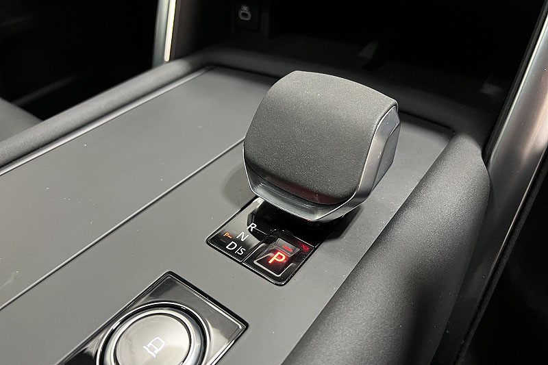 2022 (22) LAND ROVER DISCOVERY 3.0 D300 R-Dynamic SE 5dr Auto 5027617