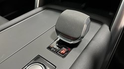 2022 (22) LAND ROVER DISCOVERY 3.0 D300 R-Dynamic SE 5dr Auto 5027617