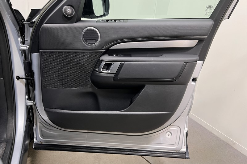 2022 (22) LAND ROVER DISCOVERY 3.0 D300 R-Dynamic SE 5dr Auto 5027604