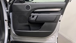 2022 (22) LAND ROVER DISCOVERY 3.0 D300 R-Dynamic SE 5dr Auto 5027604