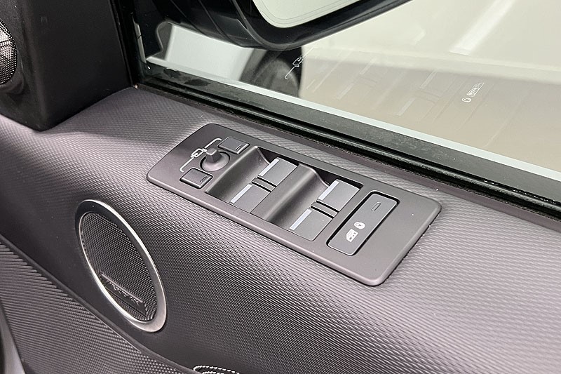 2022 (22) LAND ROVER DISCOVERY 3.0 D300 R-Dynamic SE 5dr Auto 5027607