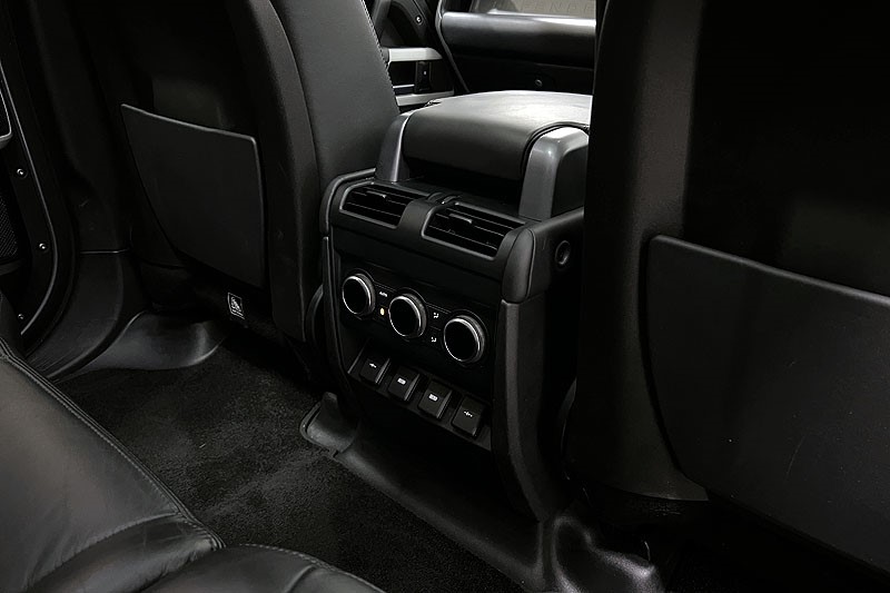 2020 (70) LAND ROVER DEFENDER 2.0 D240 HSE 110 5dr Auto [7 Seat] 5048359