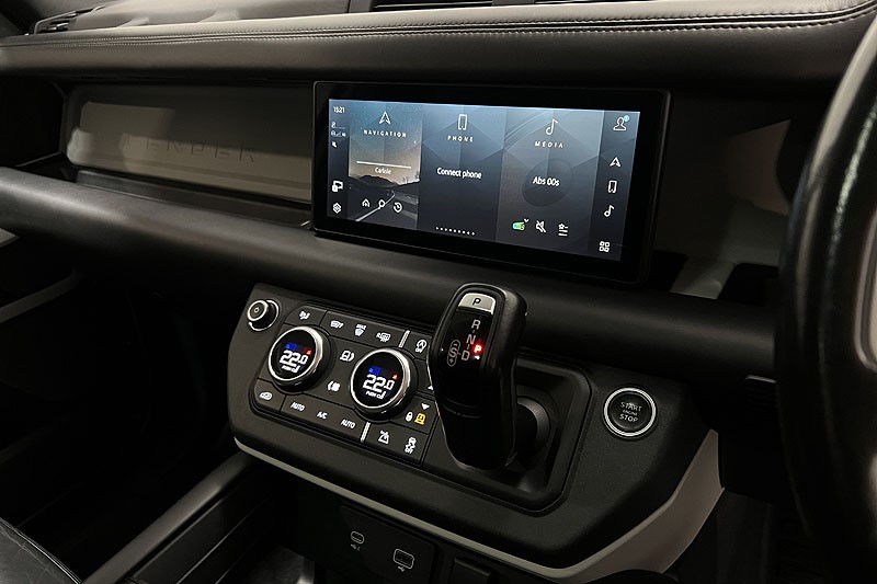 2020 (70) LAND ROVER DEFENDER 2.0 D240 HSE 110 5dr Auto [7 Seat] 5048372