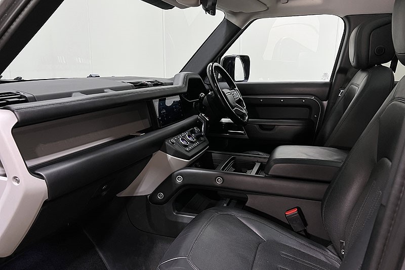 2020 (70) LAND ROVER DEFENDER 2.0 D240 HSE 110 5dr Auto [7 Seat] 5048385