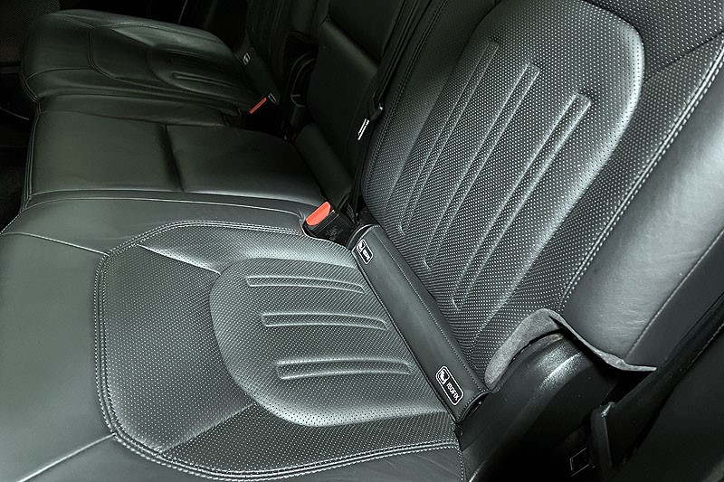 2020 (70) LAND ROVER DEFENDER 2.0 D240 HSE 110 5dr Auto [7 Seat] 5048390