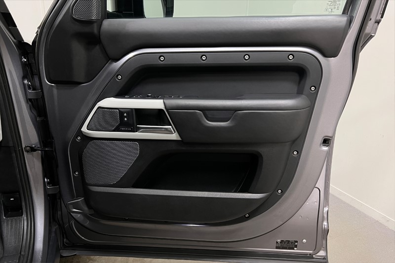 2020 (70) LAND ROVER DEFENDER 2.0 D240 HSE 110 5dr Auto [7 Seat] 5048360